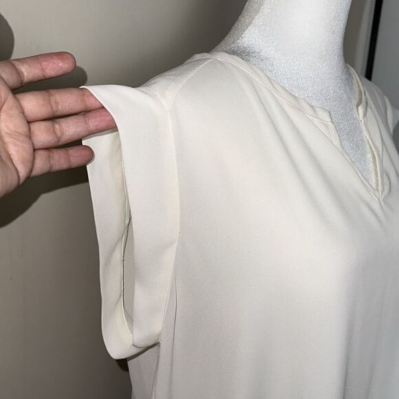 Anthro x Pleione XL Ivory High Low Pleated Back Front Keyhole Cap Sleeve Shell - Picture 5 of 10